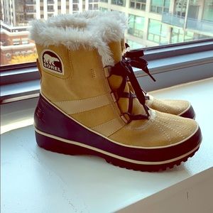 Sorel Tivoli II Suede Boots